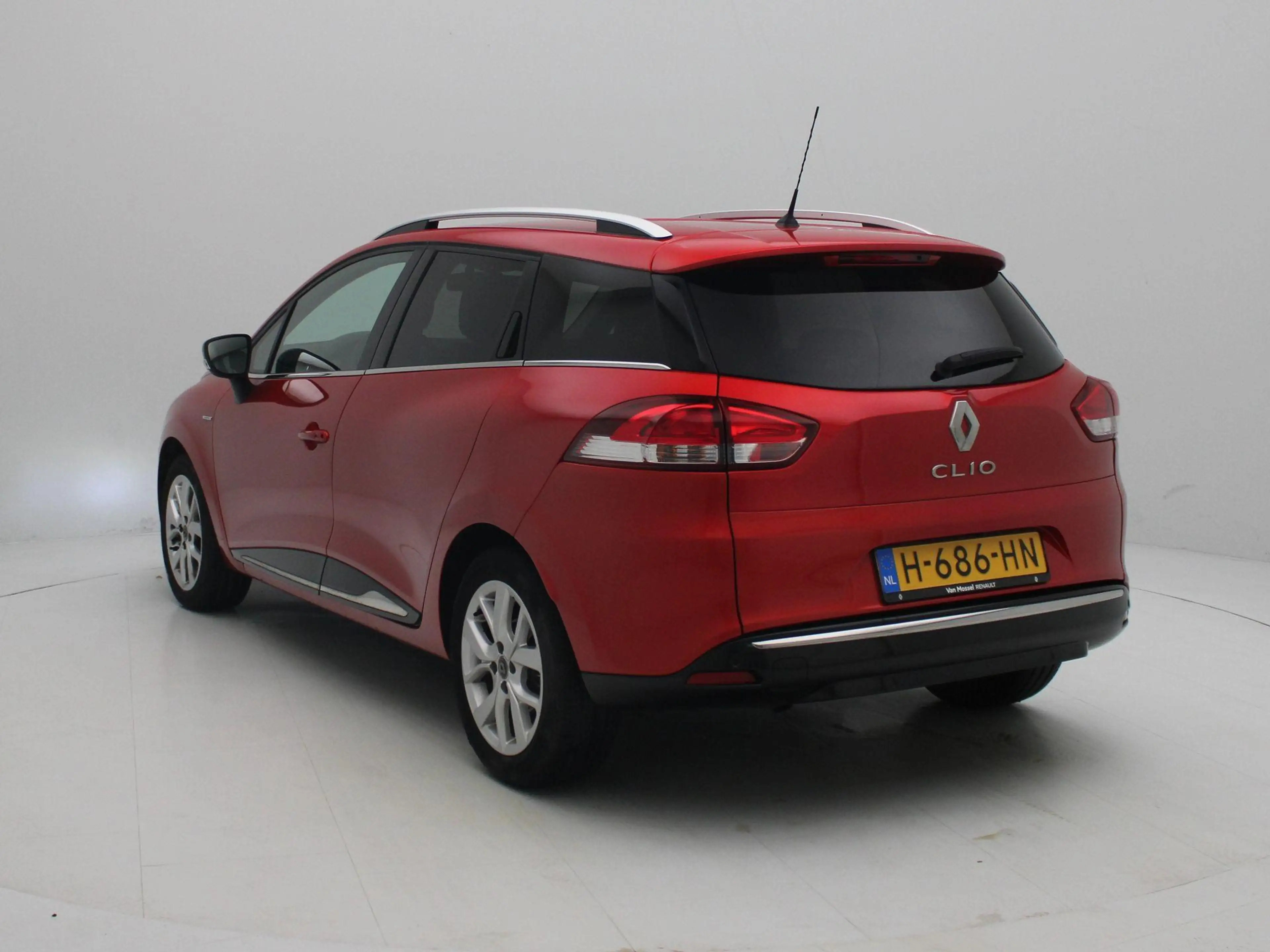 Renault Clio Estate TCe 90 Limited | Medianav incl. Apple CarPl — photo 2