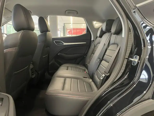 MG ZS view 11