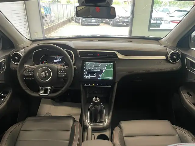 MG ZS view 13