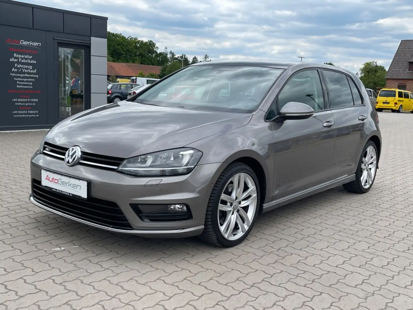 Volkswagen Golf VII Lim. 1.4 TSI DSG Highline+R-Line 1 HD Grau - 2