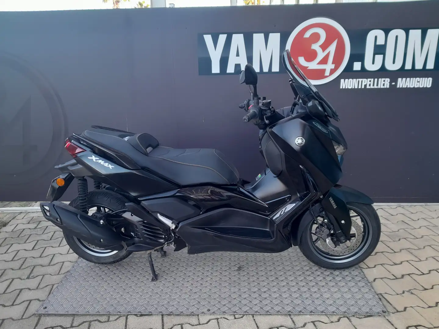 Yamaha X-Max 125 Noir - 1