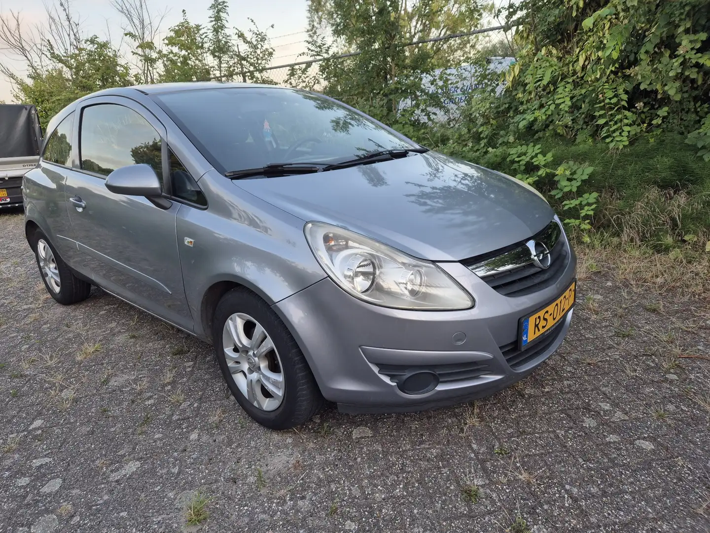 Opel Corsa 1.2-16V Sport. APK | AIRCO Grijs - 1