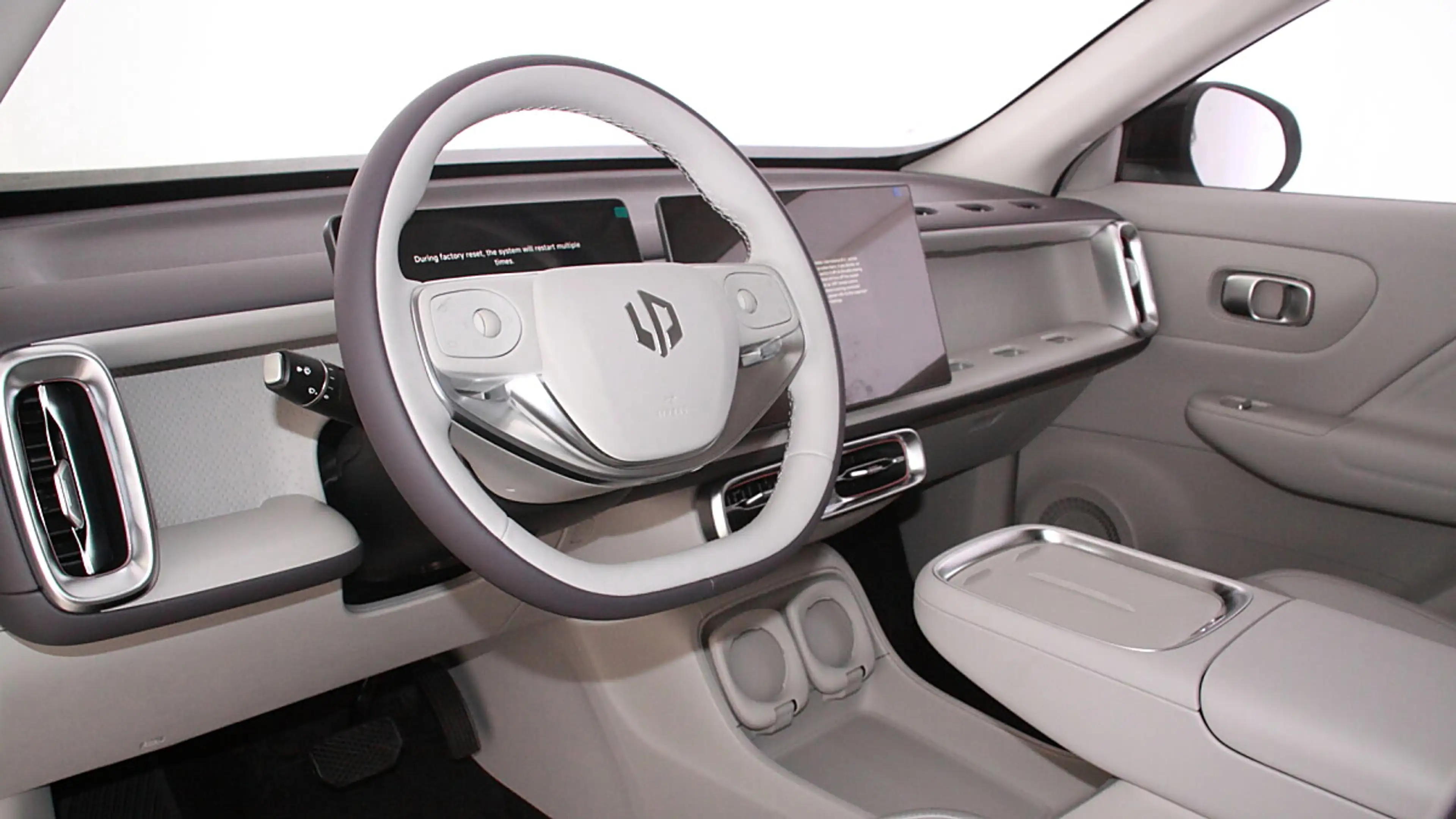 Leapmotor B10 Design ProMax 67.1 kWh G.Silv./Light — photo 6