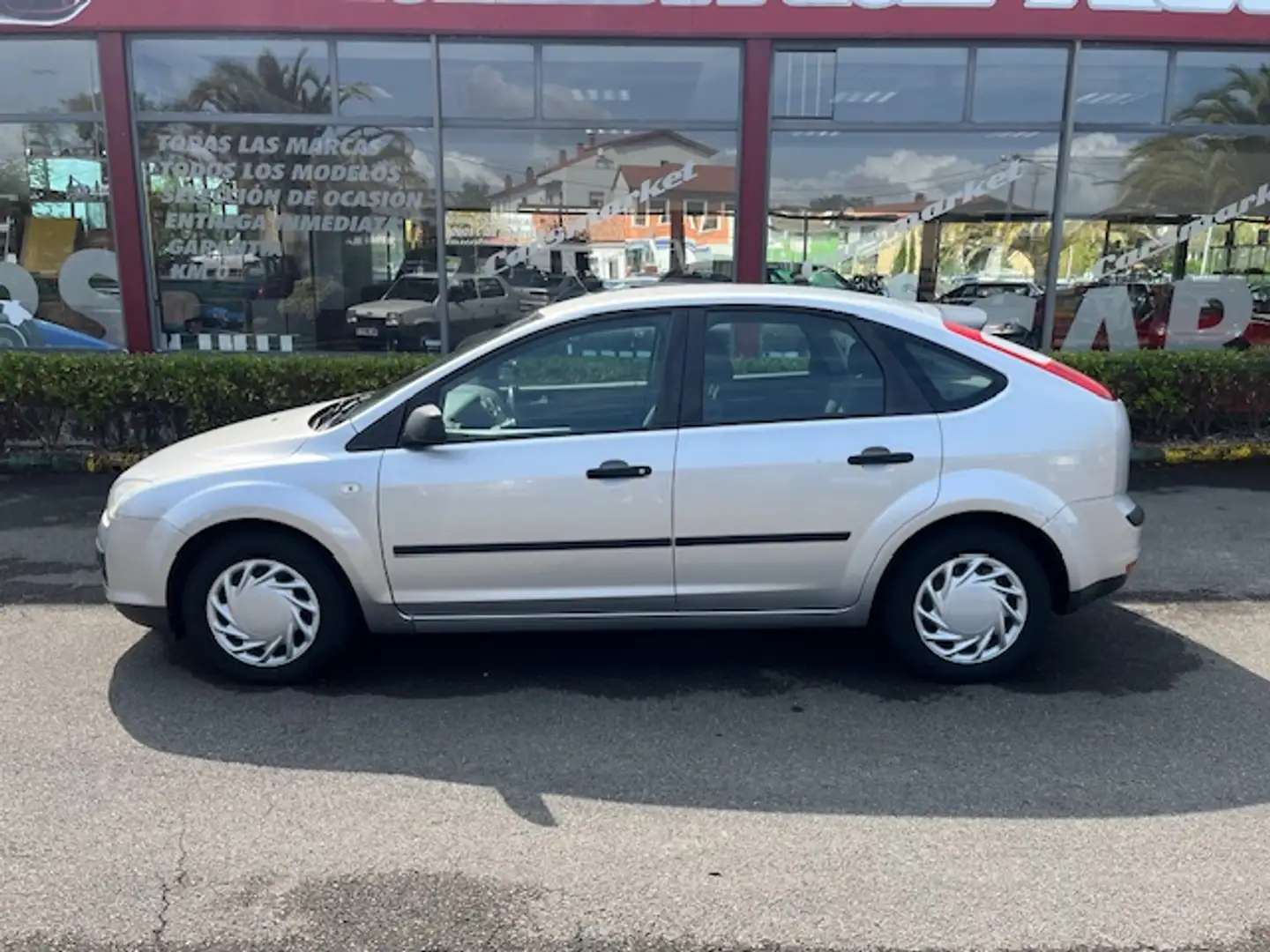 Ford Focus 1.6TDCI Trend Gris - 2