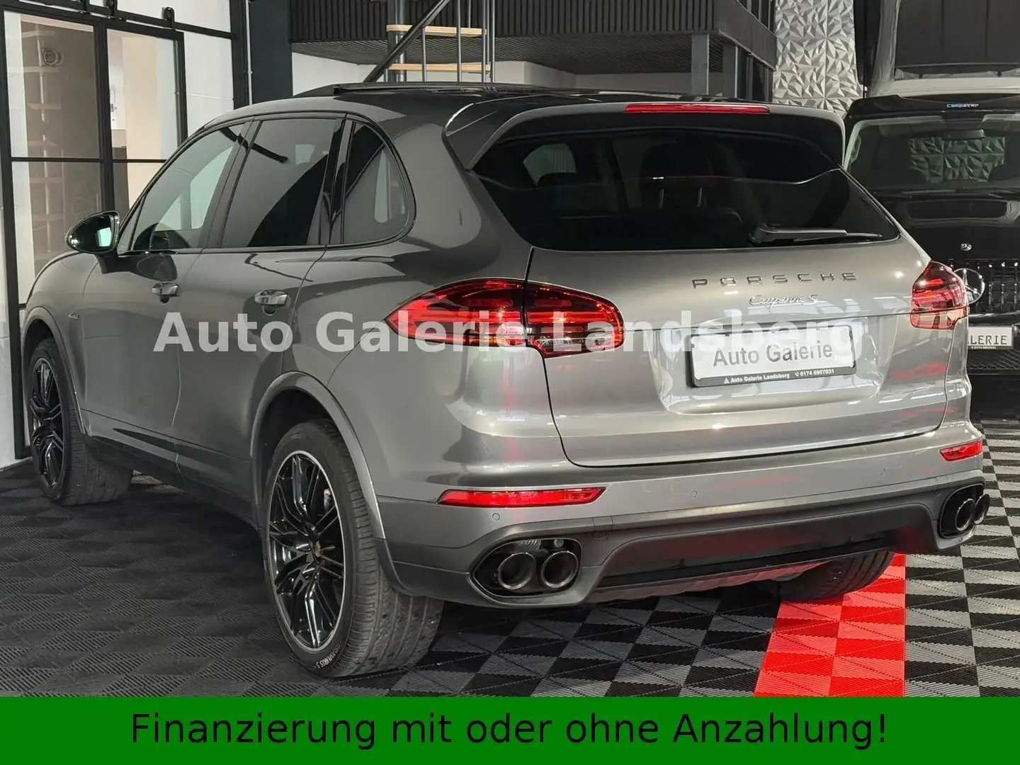Porsche Cayenne S*V8 Diesel*Facelift*LED*Pano*AHK*21Zoll Grijs - 2