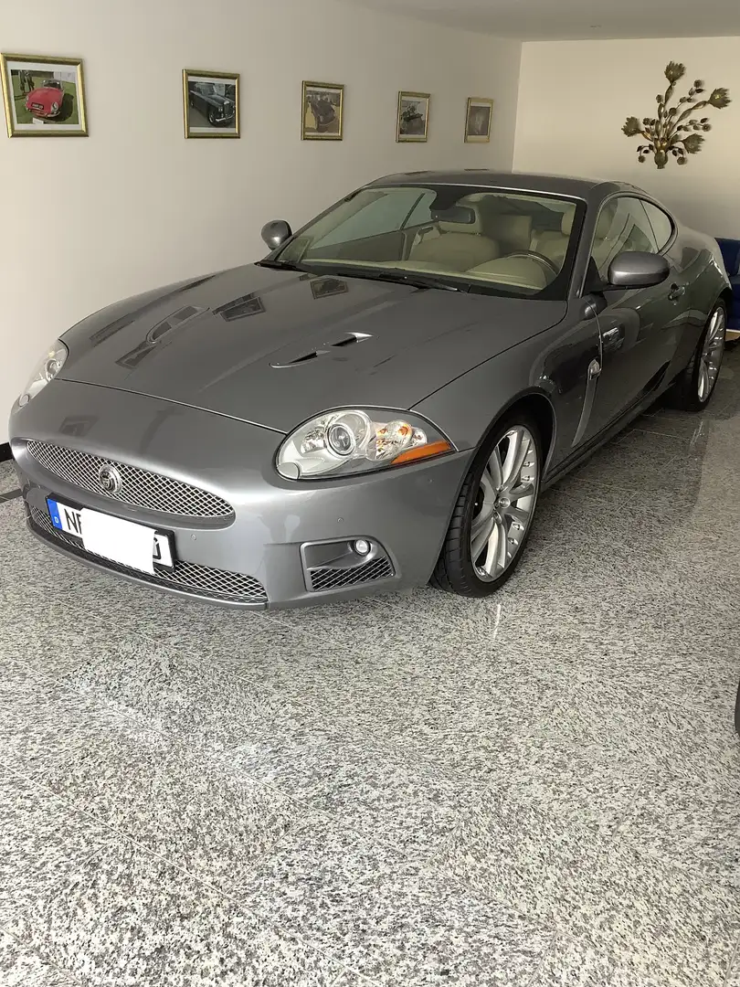 Jaguar XKR Coupe Сірий - 2