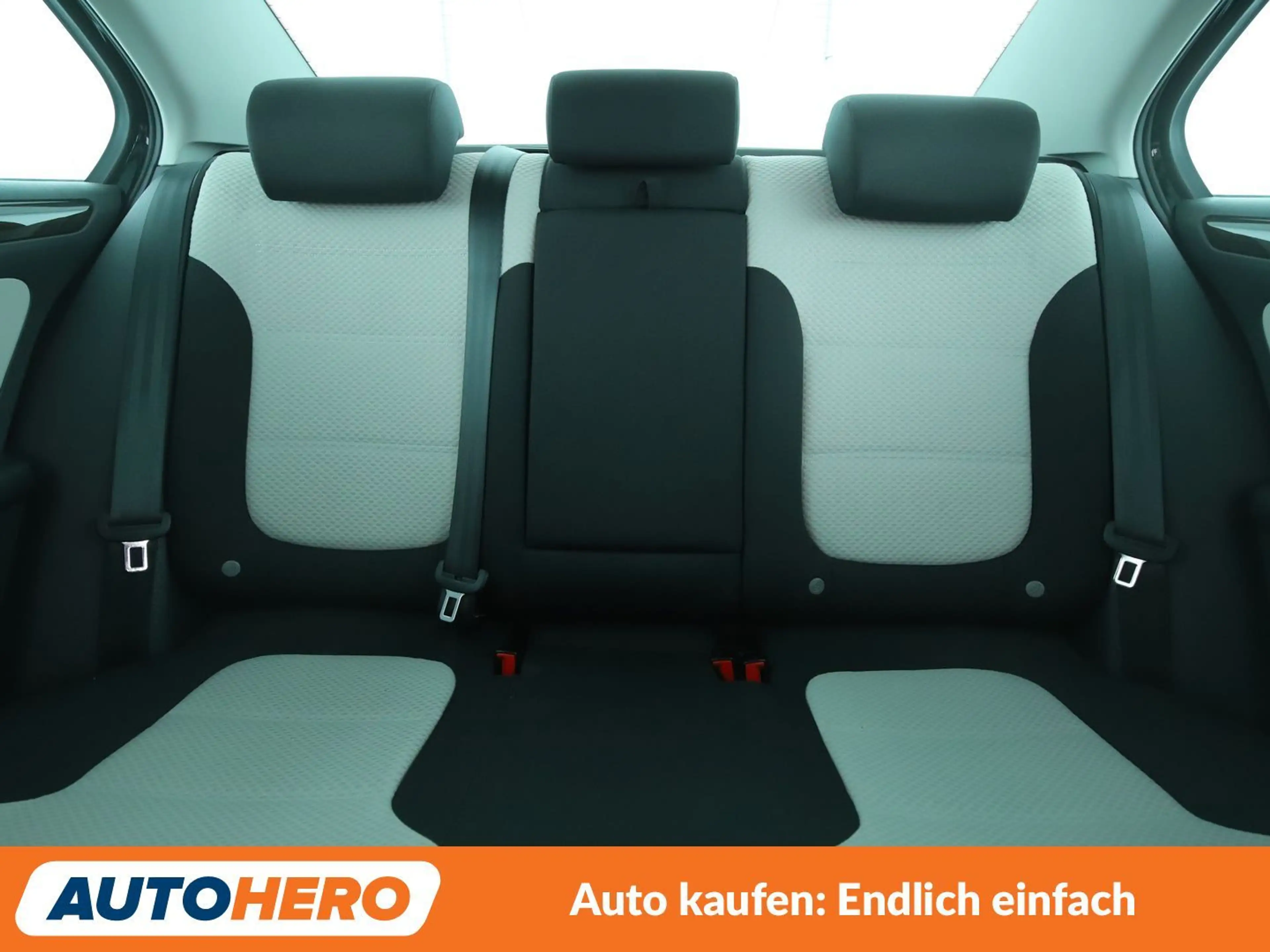 Volkswagen Jetta 2.0 TDI BlueMotion*NAVI*CAM*TEMPO*SHZ* — photo 15