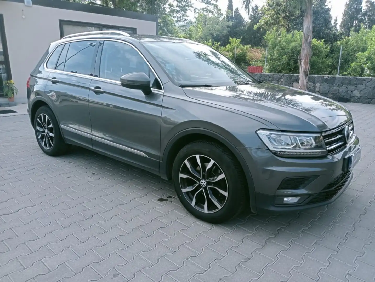 Volkswagen Tiguan Tiguan 2.0 tdi Advanced 150cv dsg Gris - 2
