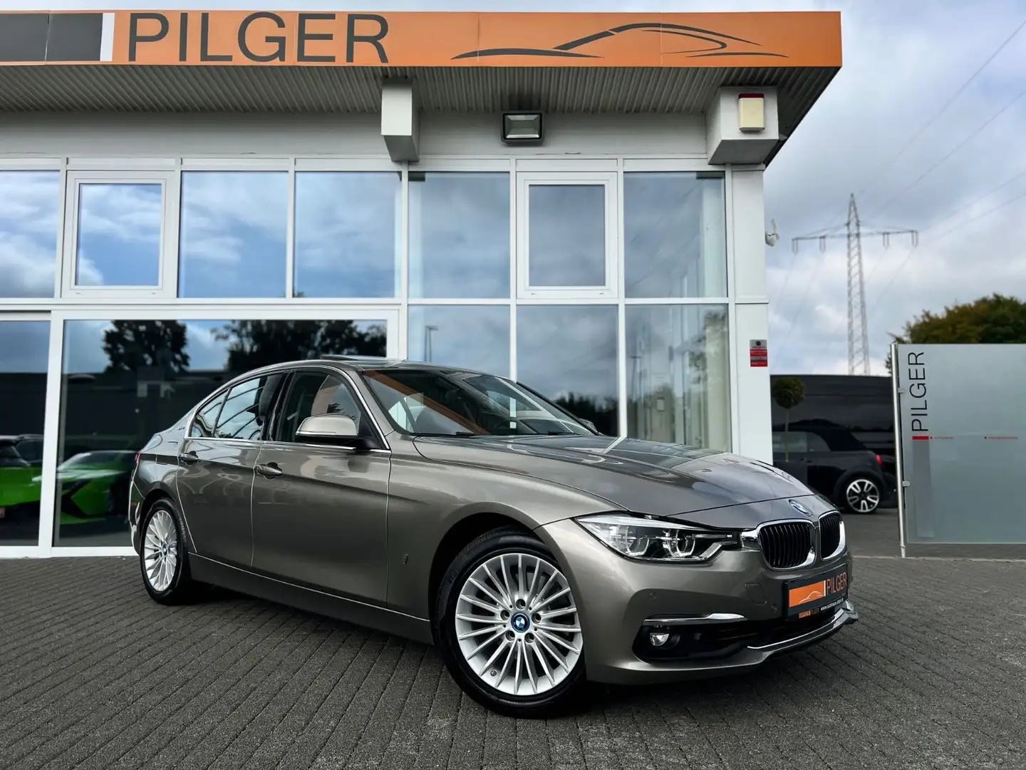 BMW 330 e iPerformance Luxury Line*HUD*Memory*Shz*LED Or - 1