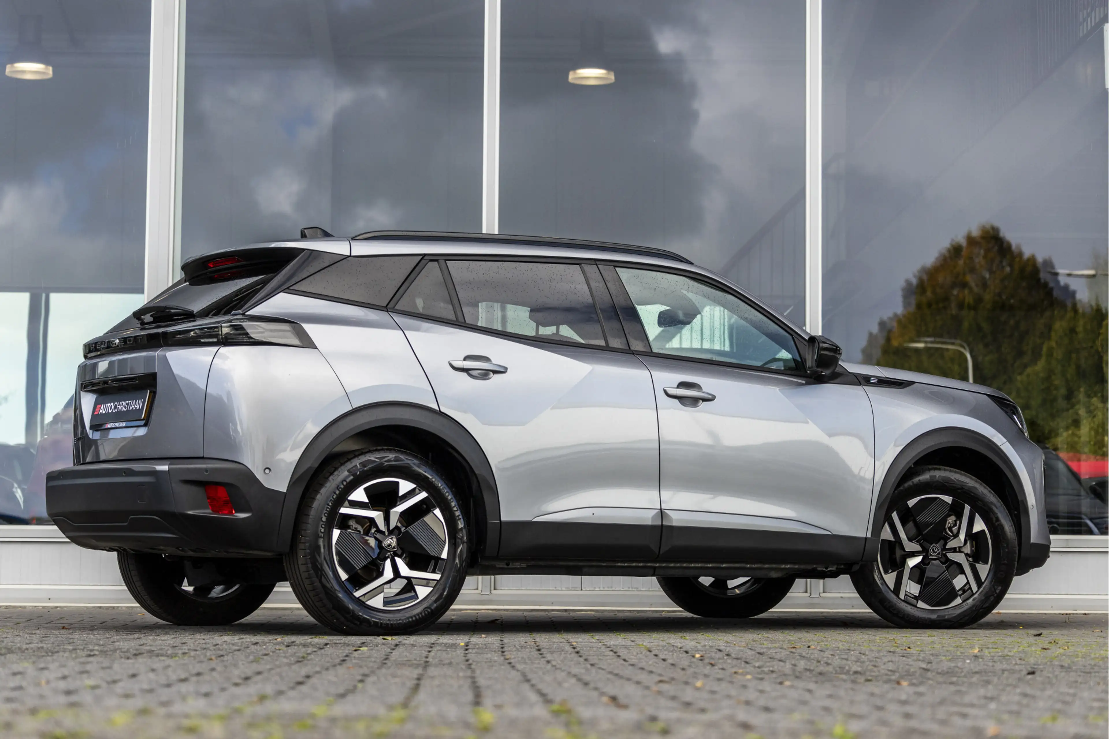 Peugeot e-2008 EV Active Pack 50 kWh | ACC | Carplay | Camera — photo 2