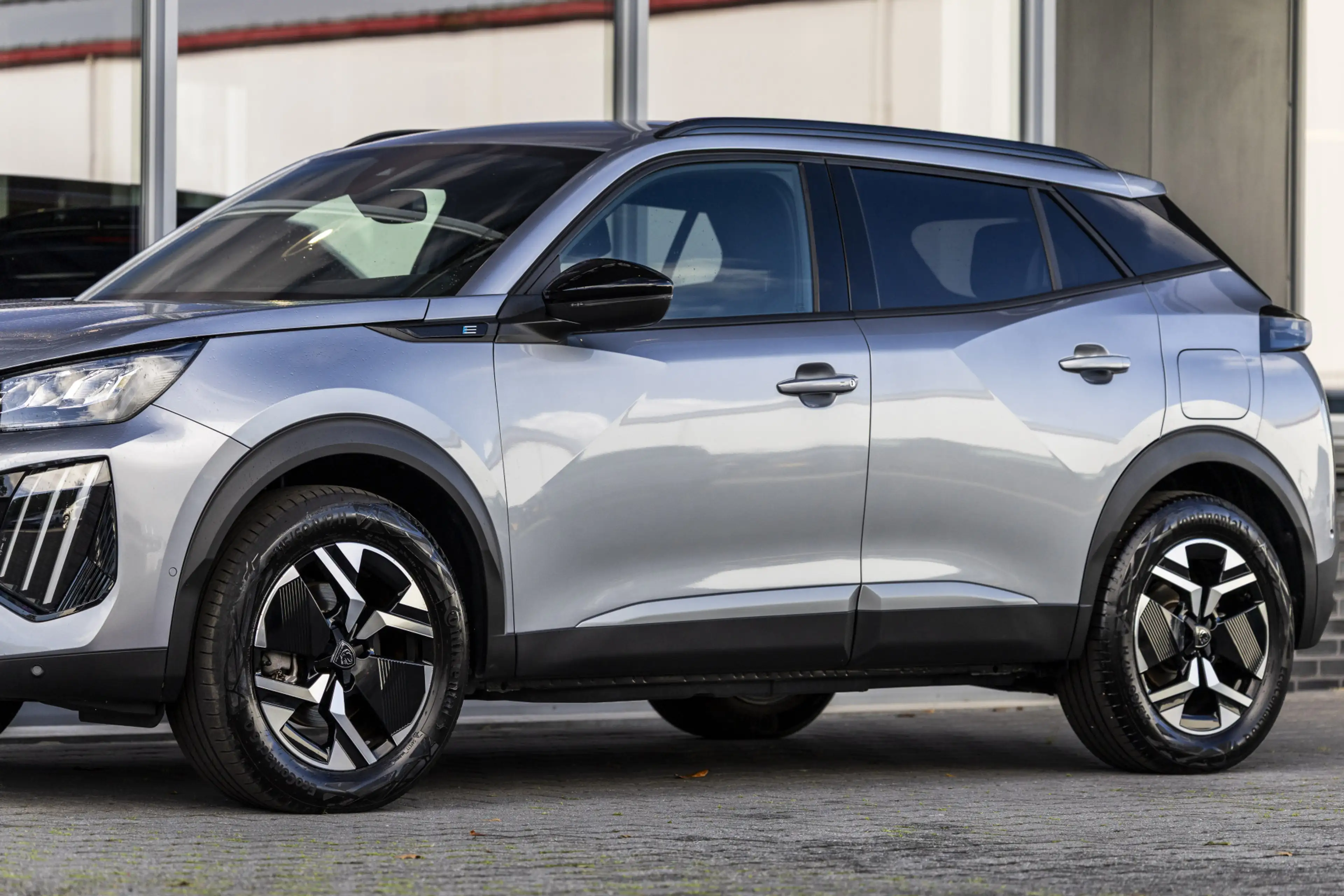 Peugeot e-2008 EV Active Pack 50 kWh | ACC | Carplay | Camera — photo 14