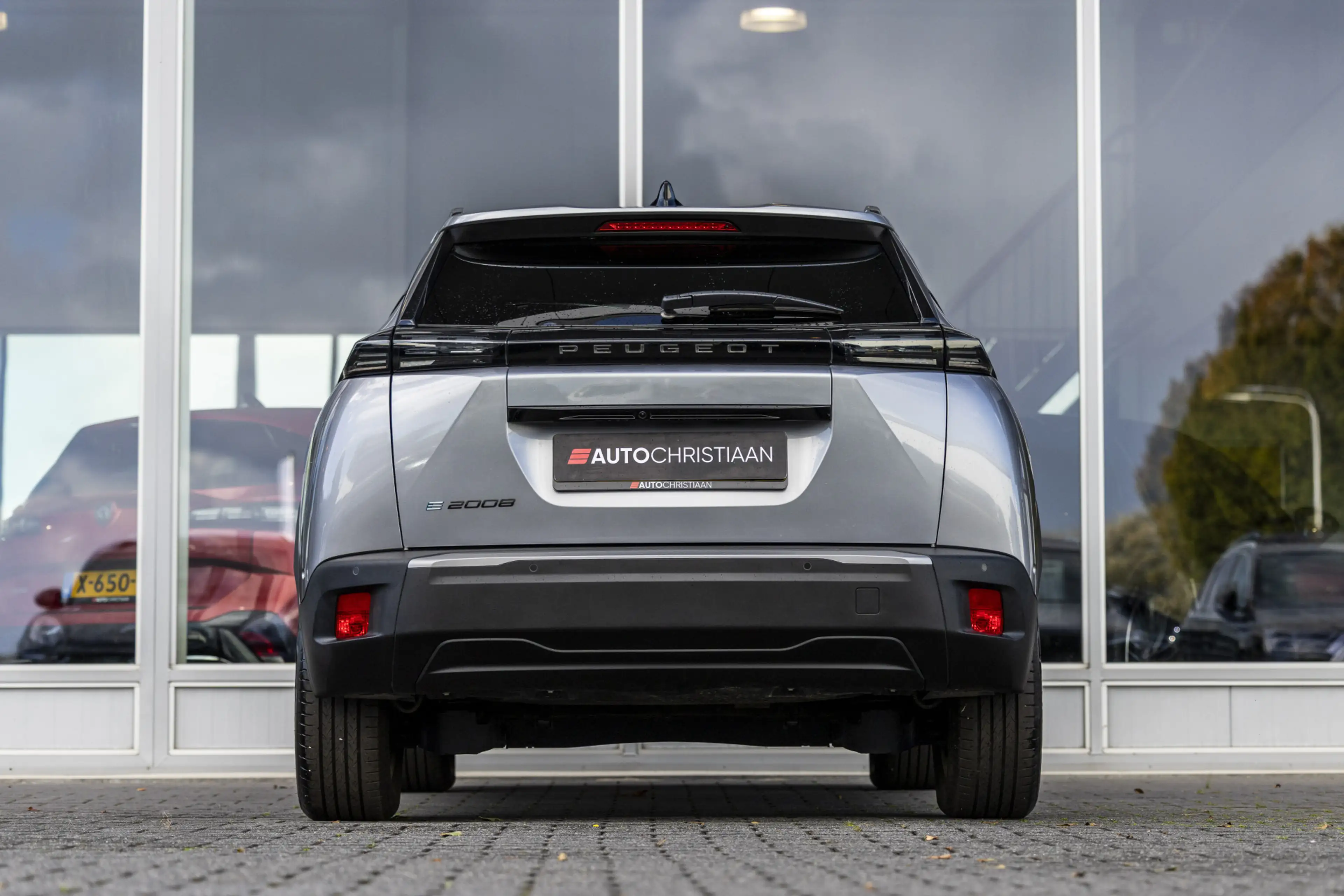 Peugeot e-2008 EV Active Pack 50 kWh | ACC | Carplay | Camera — photo 4