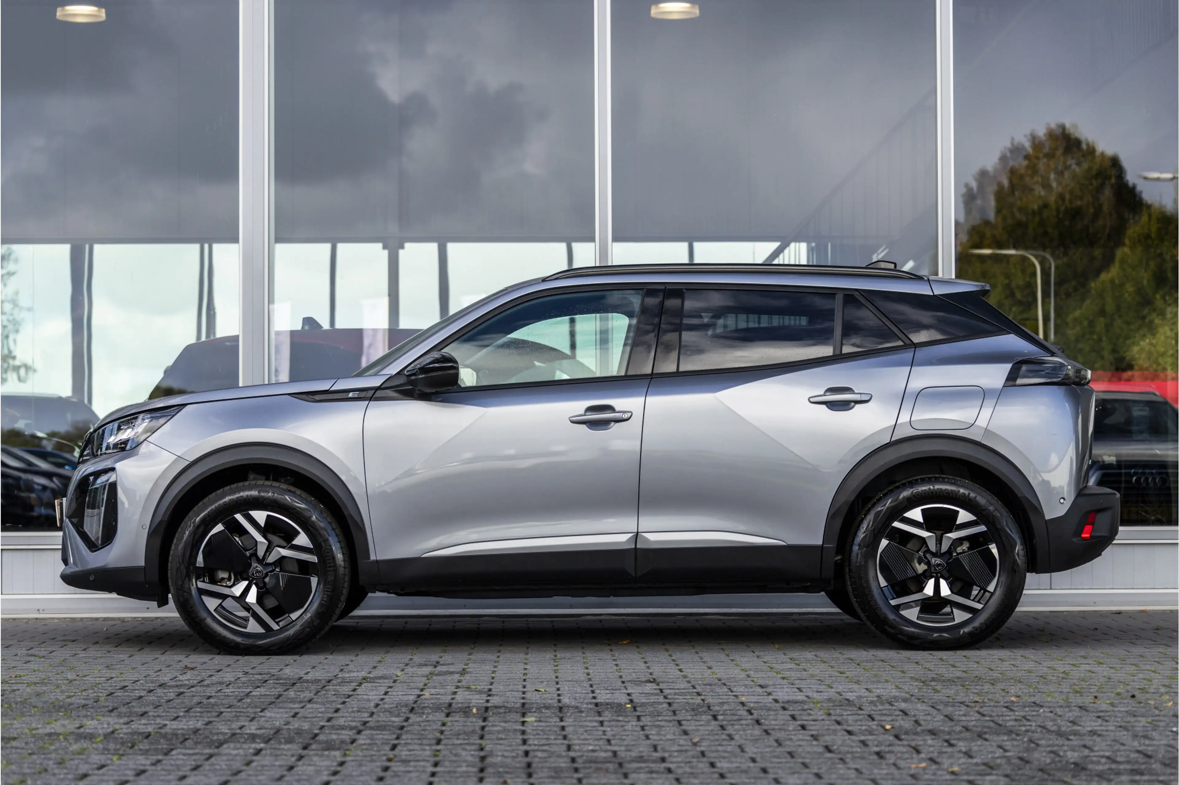Peugeot e-2008 EV Active Pack 50 kWh | ACC | Carplay | Camera — photo 5