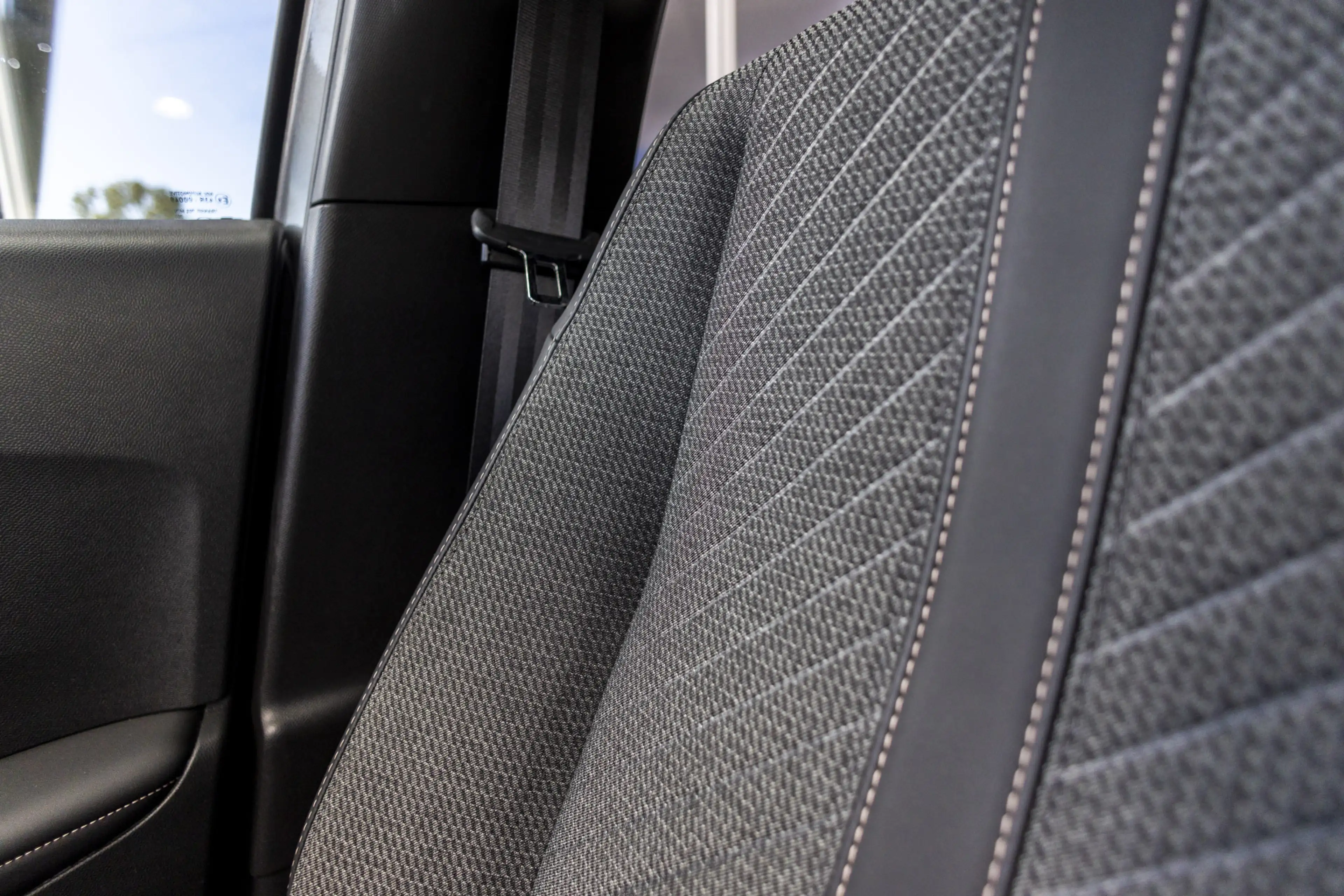 Peugeot e-2008 EV Active Pack 50 kWh | ACC | Carplay | Camera — photo 10