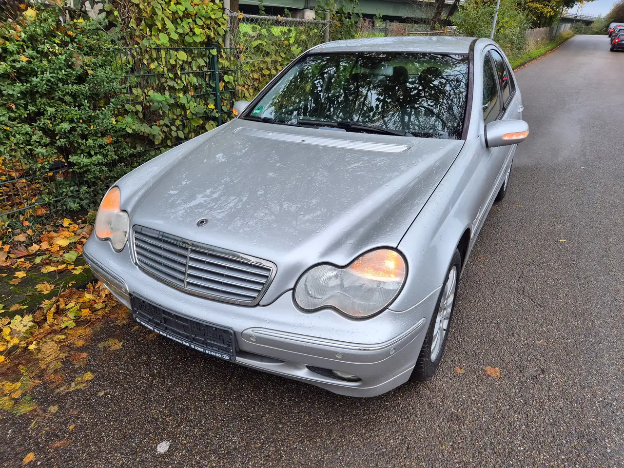 Mercedes-Benz C 240