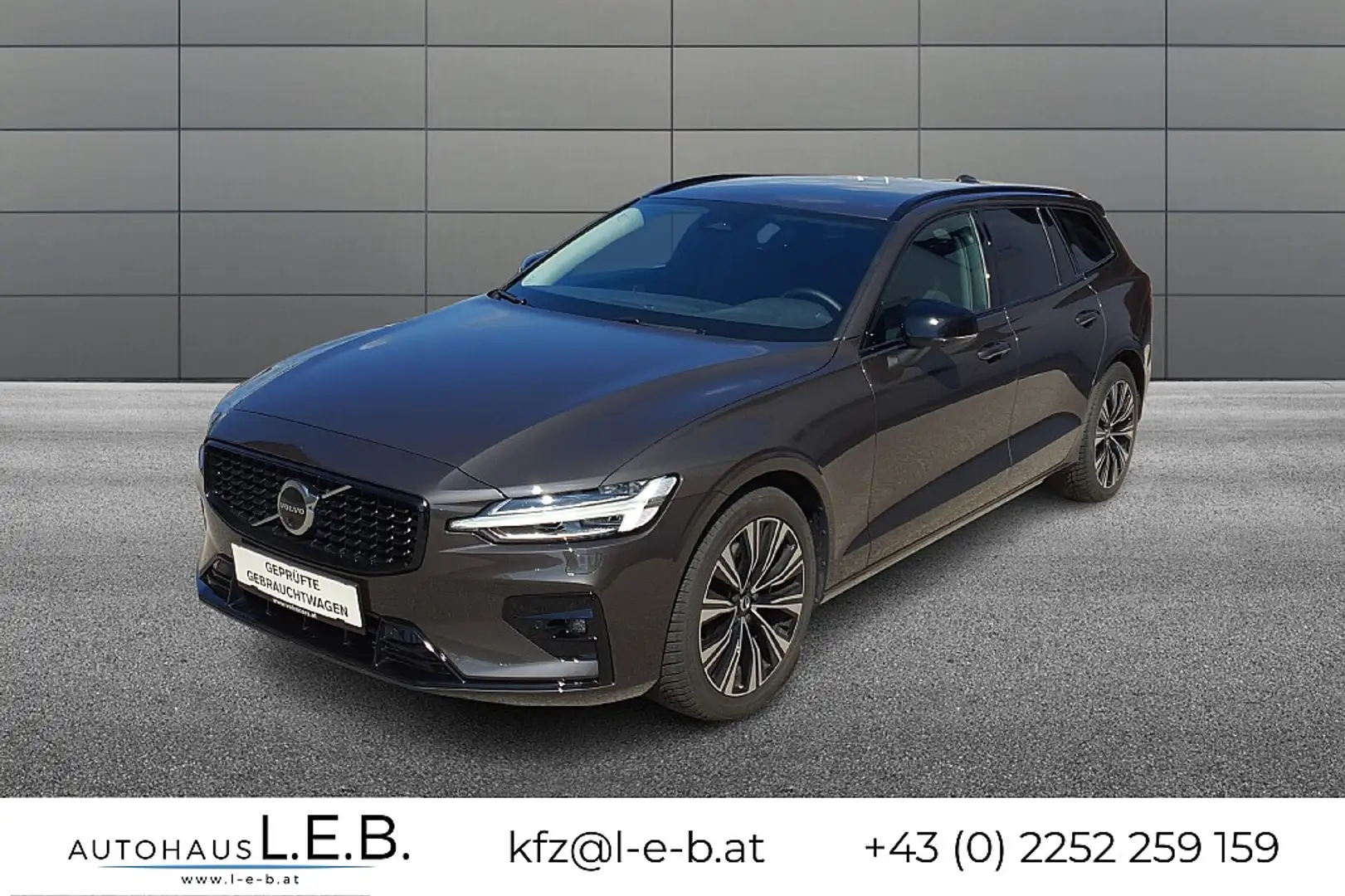 Volvo V60 B4 (P) Plus Dark Geartronic Grau - 1