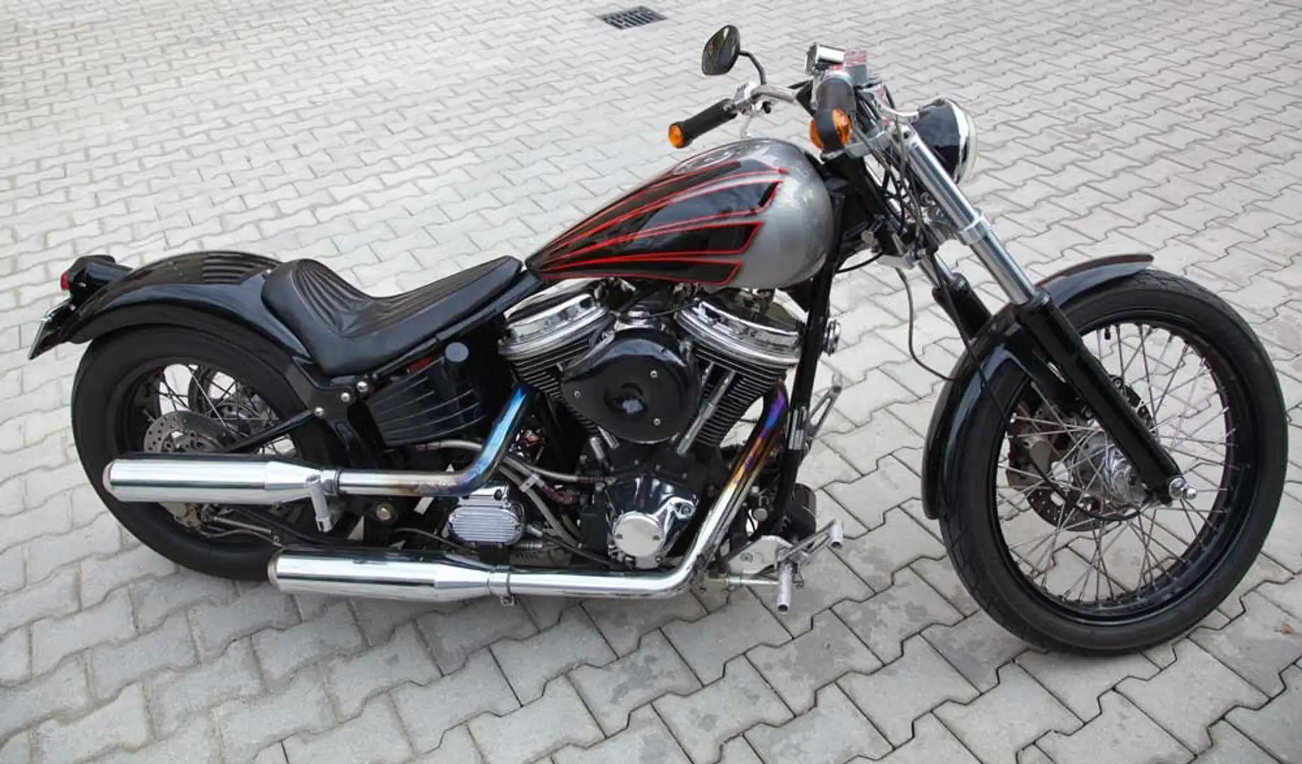 Harley-Davidson Softail FXST Schwarz - 2