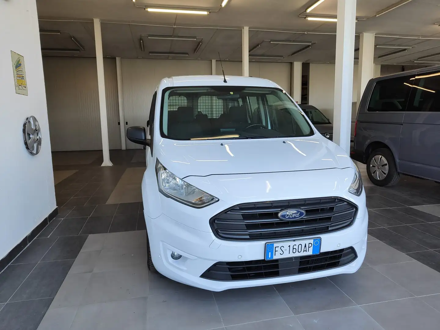 Ford Tourneo Connect 1.5 TDCI 120 cv Powerschift Titanium Autocarro N1 Bianco - 2