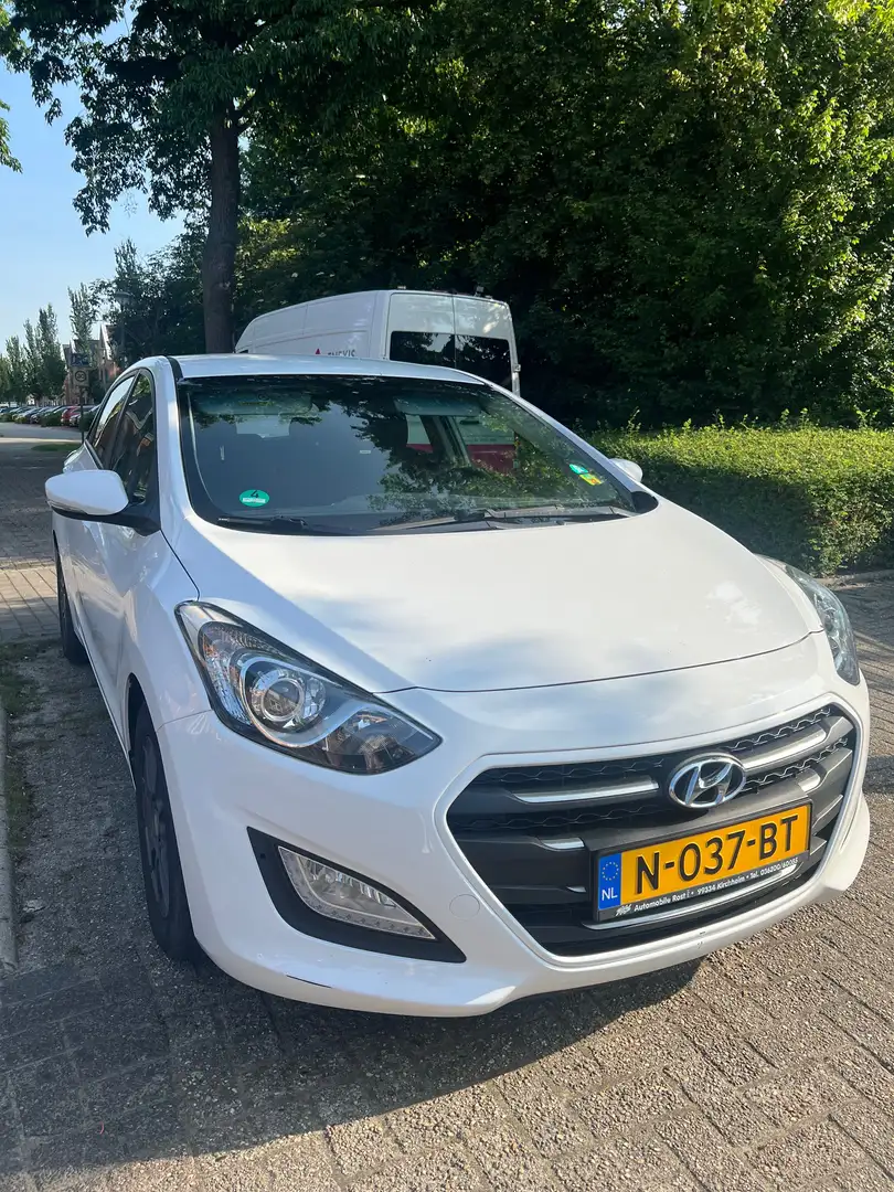Hyundai i30 i30 1.6 CRDi Comfort Wit - 2