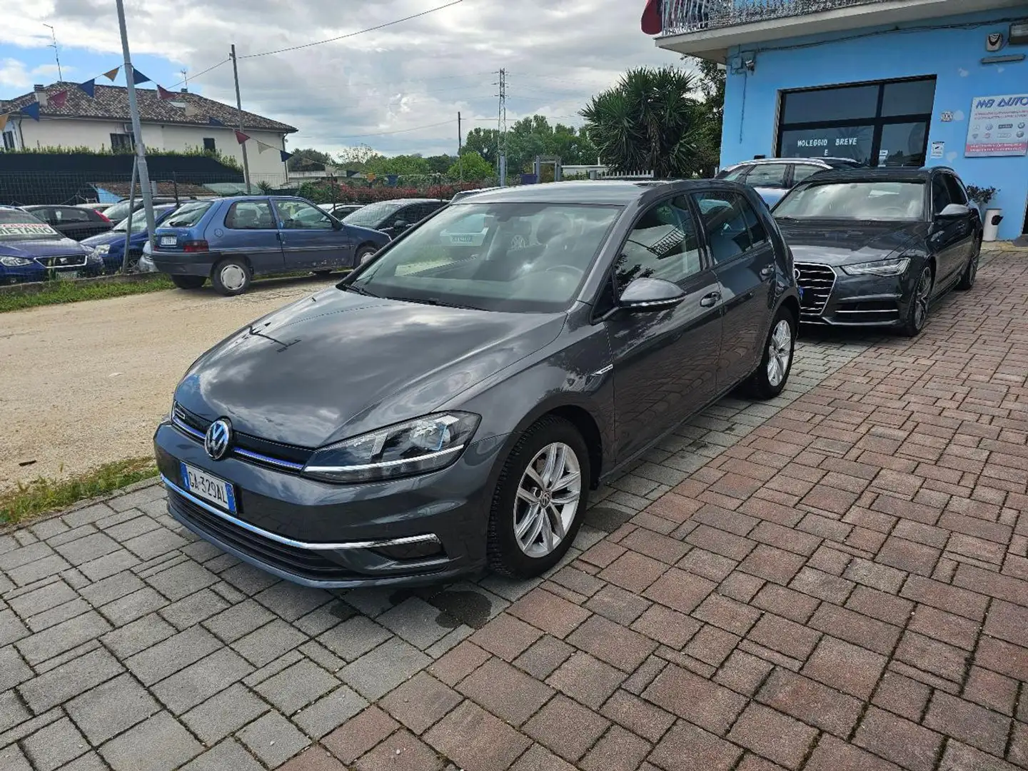 Volkswagen Golf 1.5 TGI DSG 5p. Business BlueMotion Technology Gris - 1