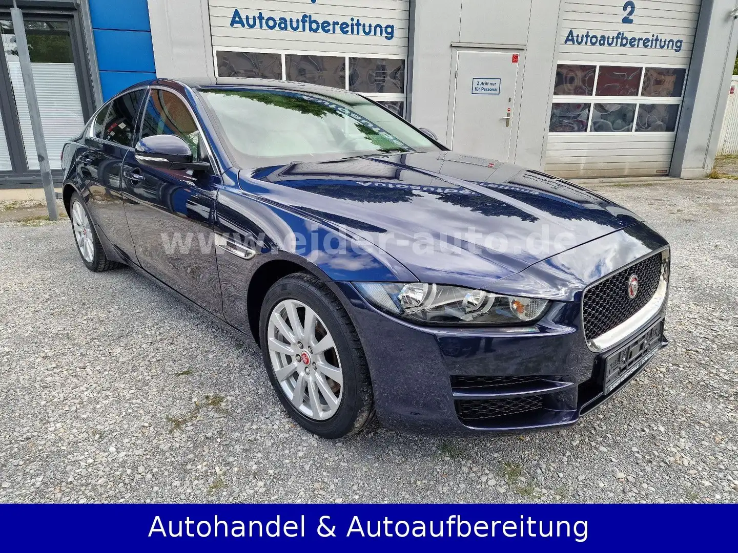 Jaguar XE 2.0 AWD LIMOUSINE AUTOMATIK ***SCHIEBEDACH*** Bleu - 2