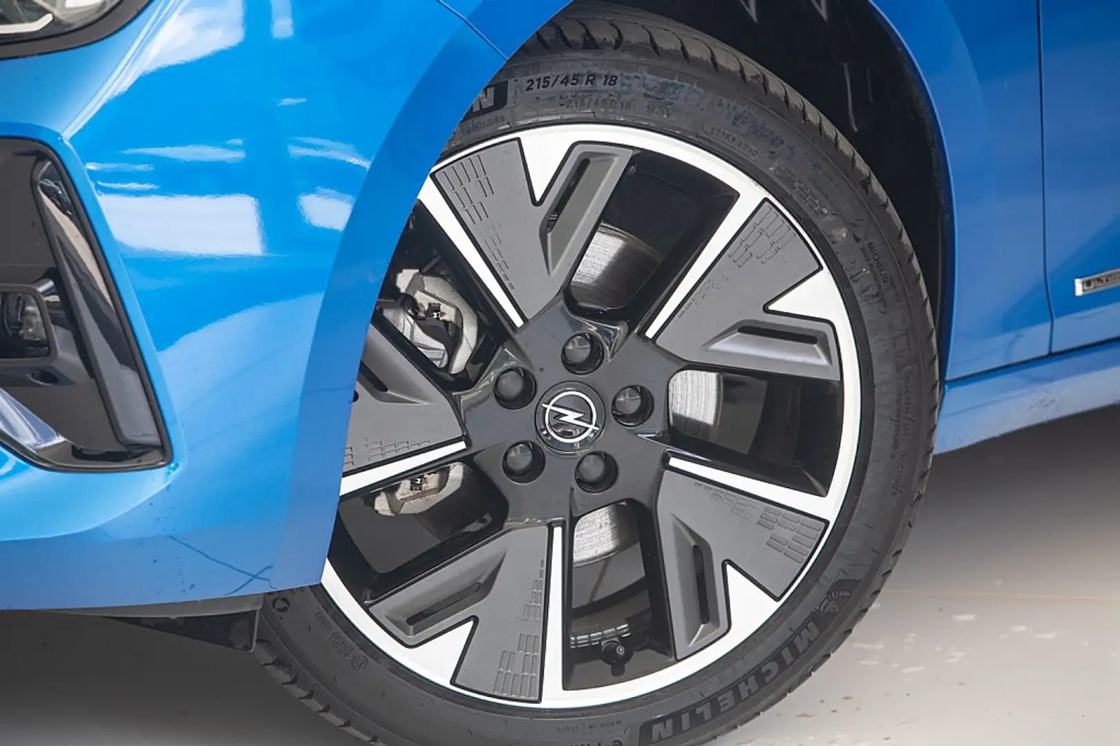 Opel Astra Elektro 54kWh GS Blau - 2