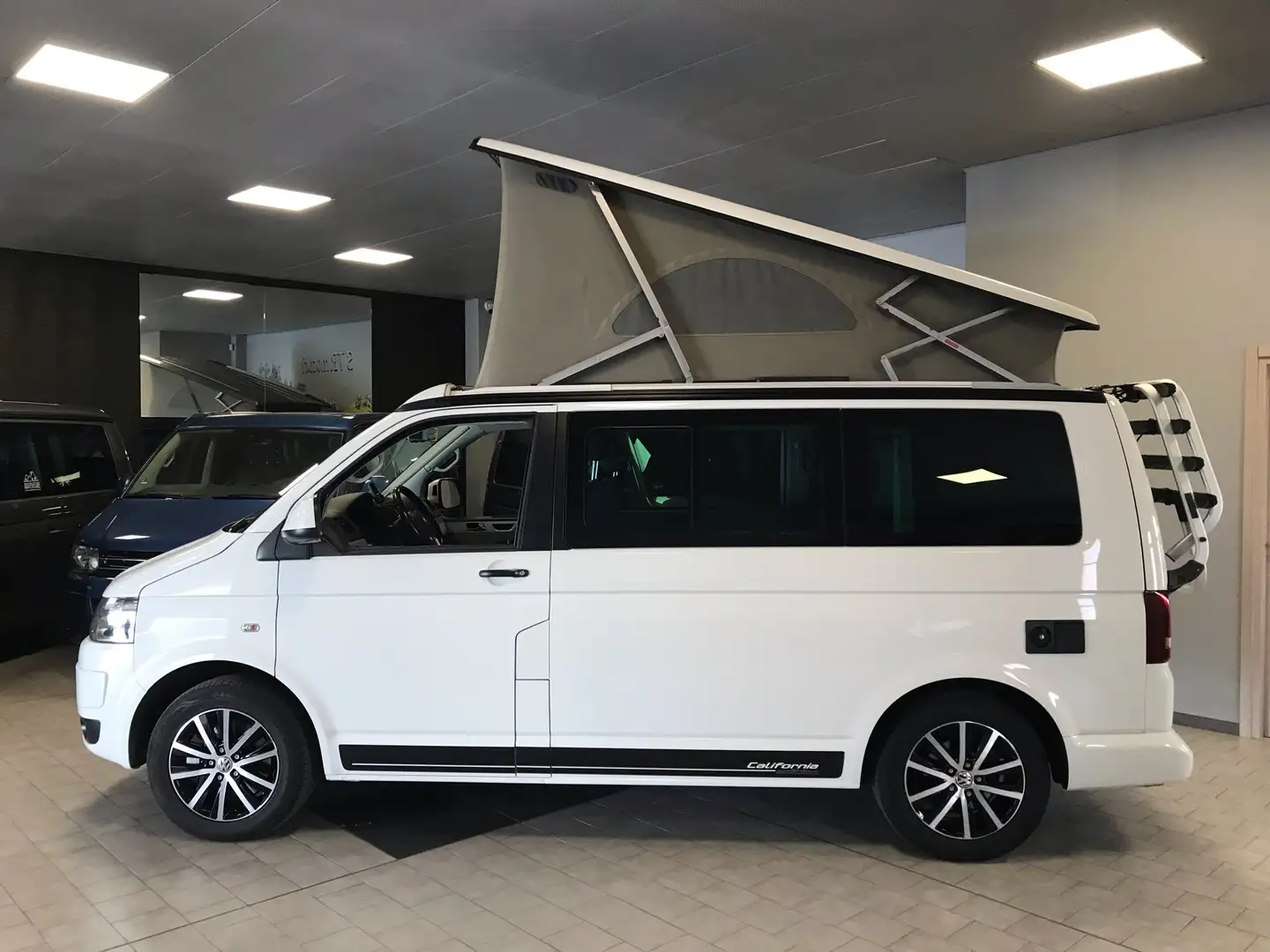 Volkswagen T5 California 2.0 Comfortline Blanc - 2