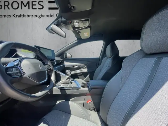 Peugeot 3008 view 9
