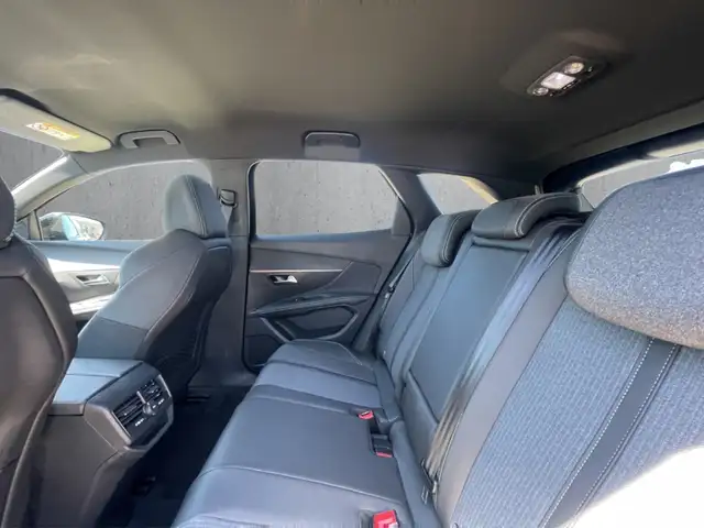 Peugeot 3008 view 8