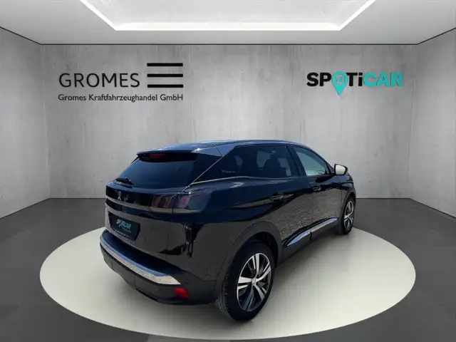 Peugeot 3008 view 3
