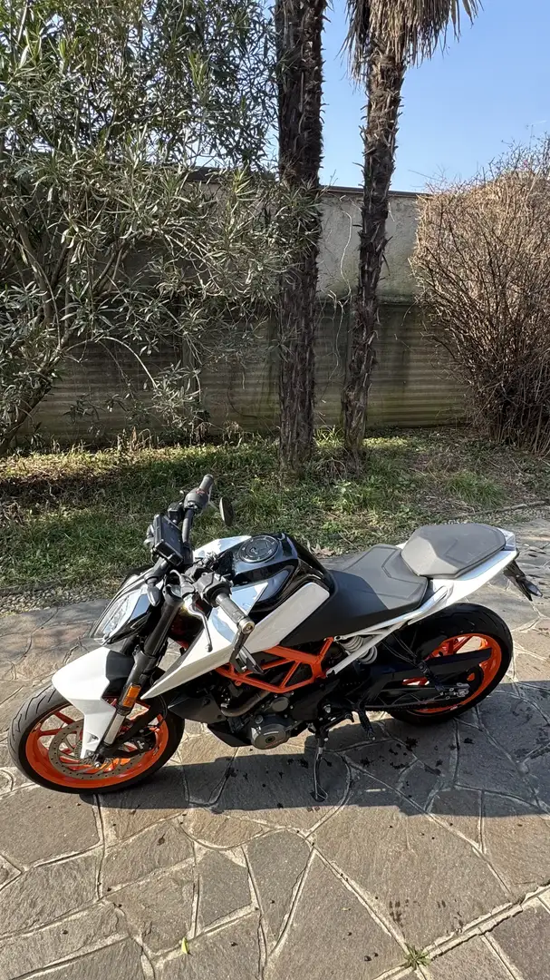KTM 390 Duke ABS Blanco - 1