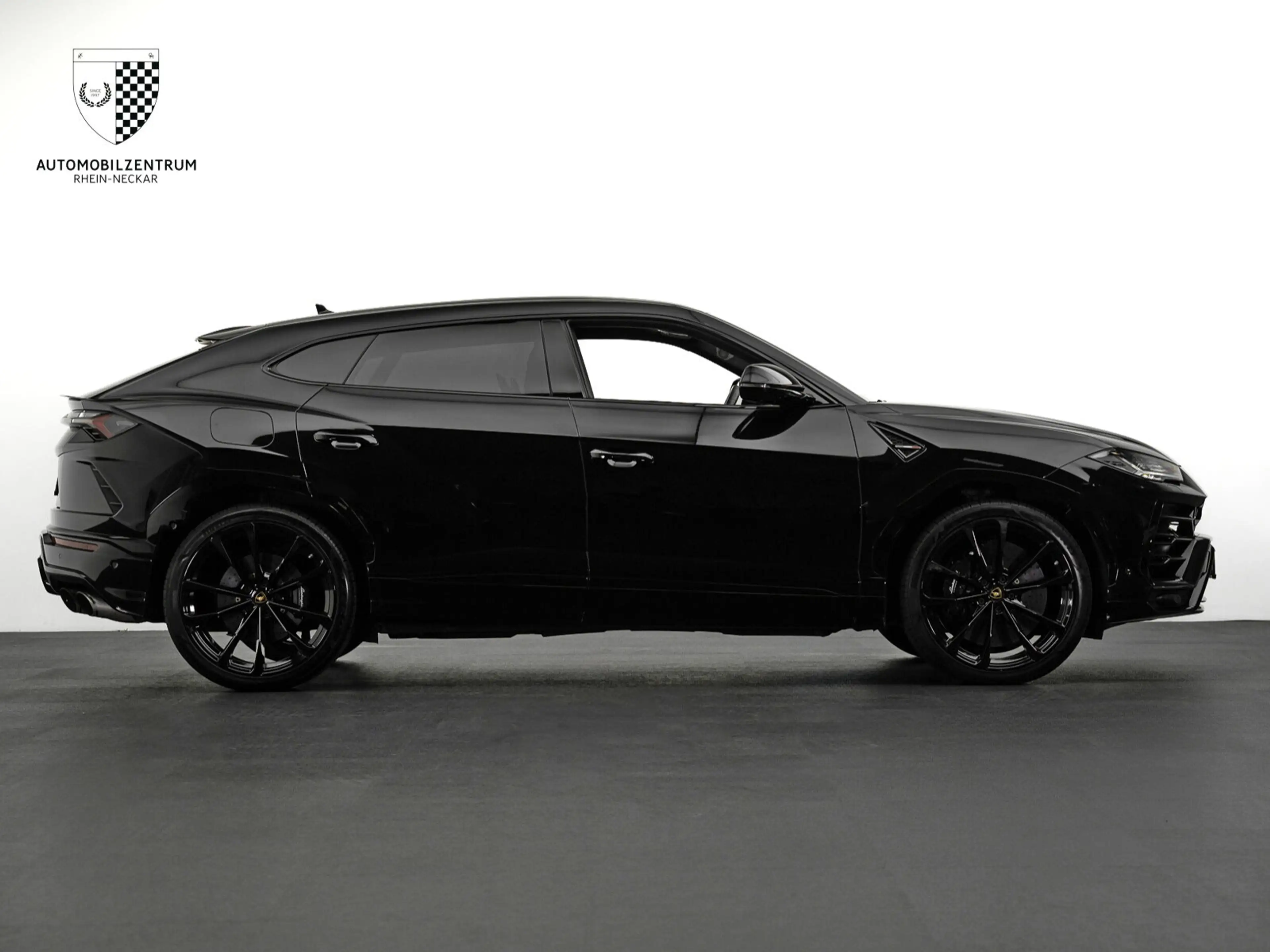 Lamborghini Urus Urus RearEntertainment/FullADAS/Style/Pano/B&O — photo 8