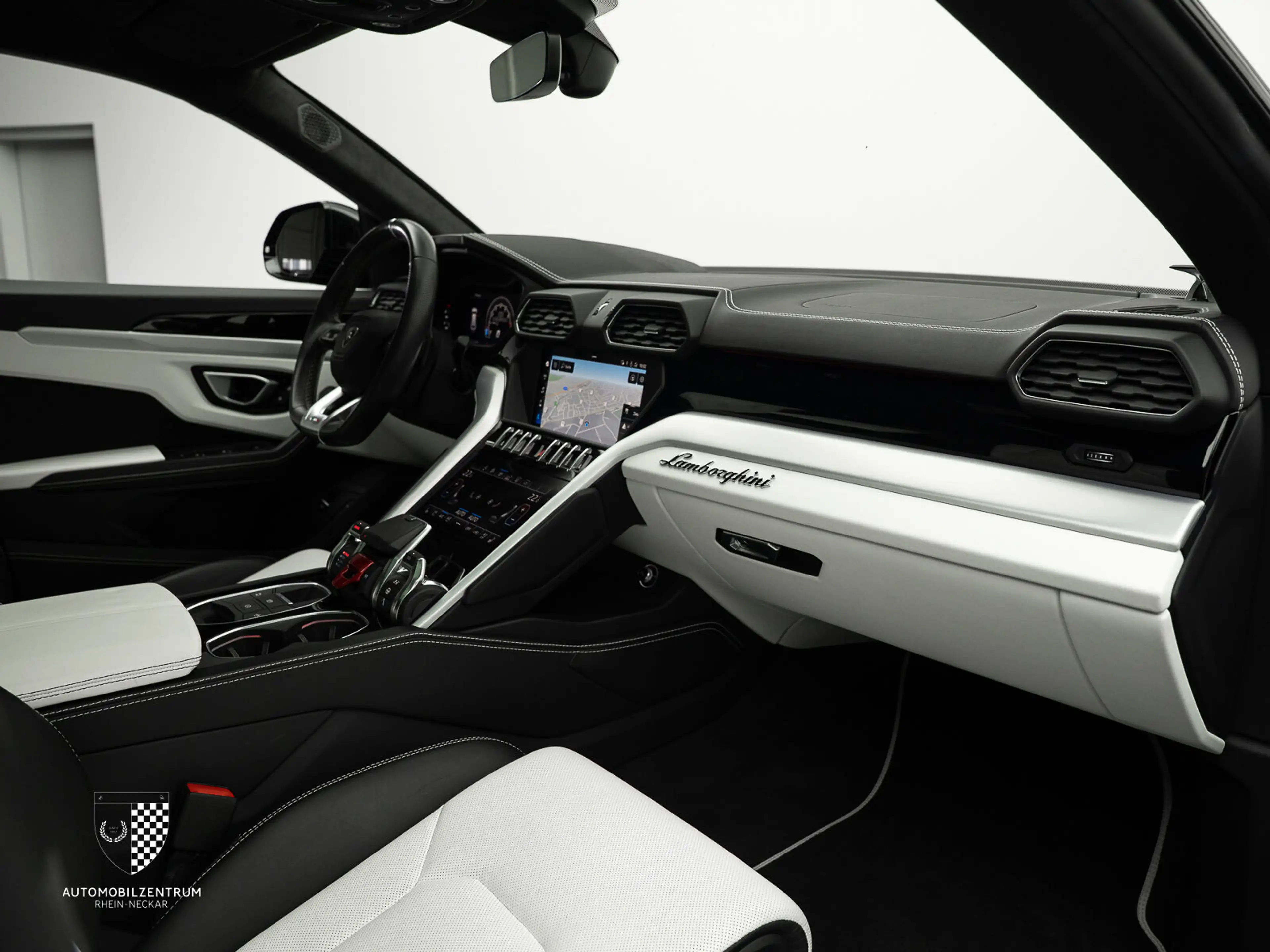 Lamborghini Urus Urus RearEntertainment/FullADAS/Style/Pano/B&O — photo 15