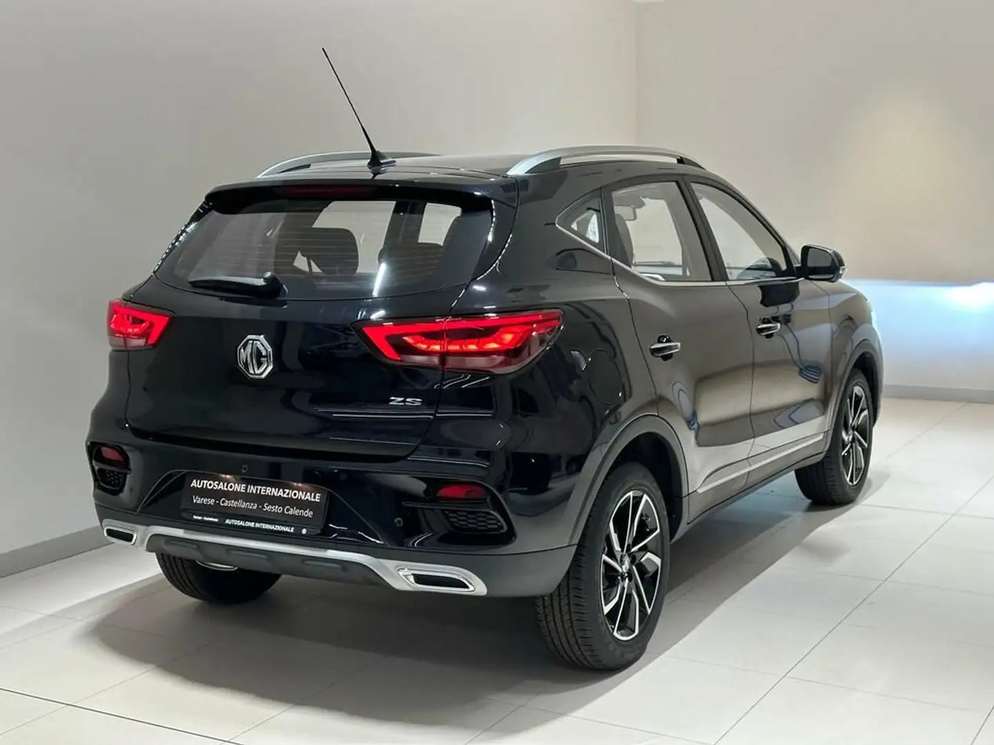 MG ZS Classic 1.5 Luxury Noir - 2