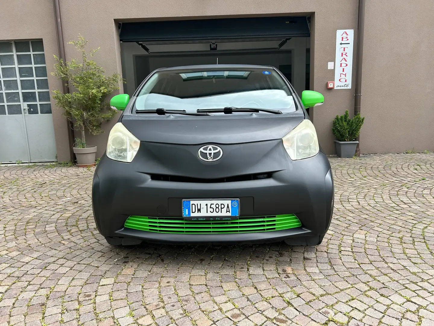 Toyota iQ iQ 1.0 cvt (multidrive) Černá - 1