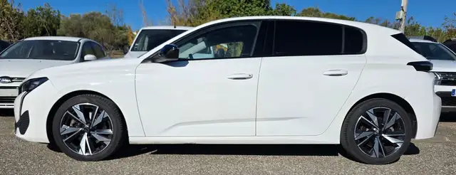 Peugeot 308 view 2