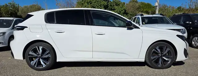 Peugeot 308 view 4