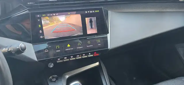 Peugeot 308 view 10