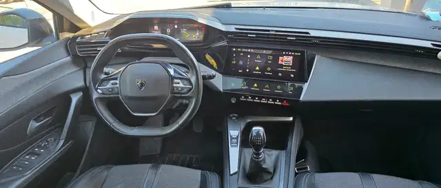 Peugeot 308 view 7