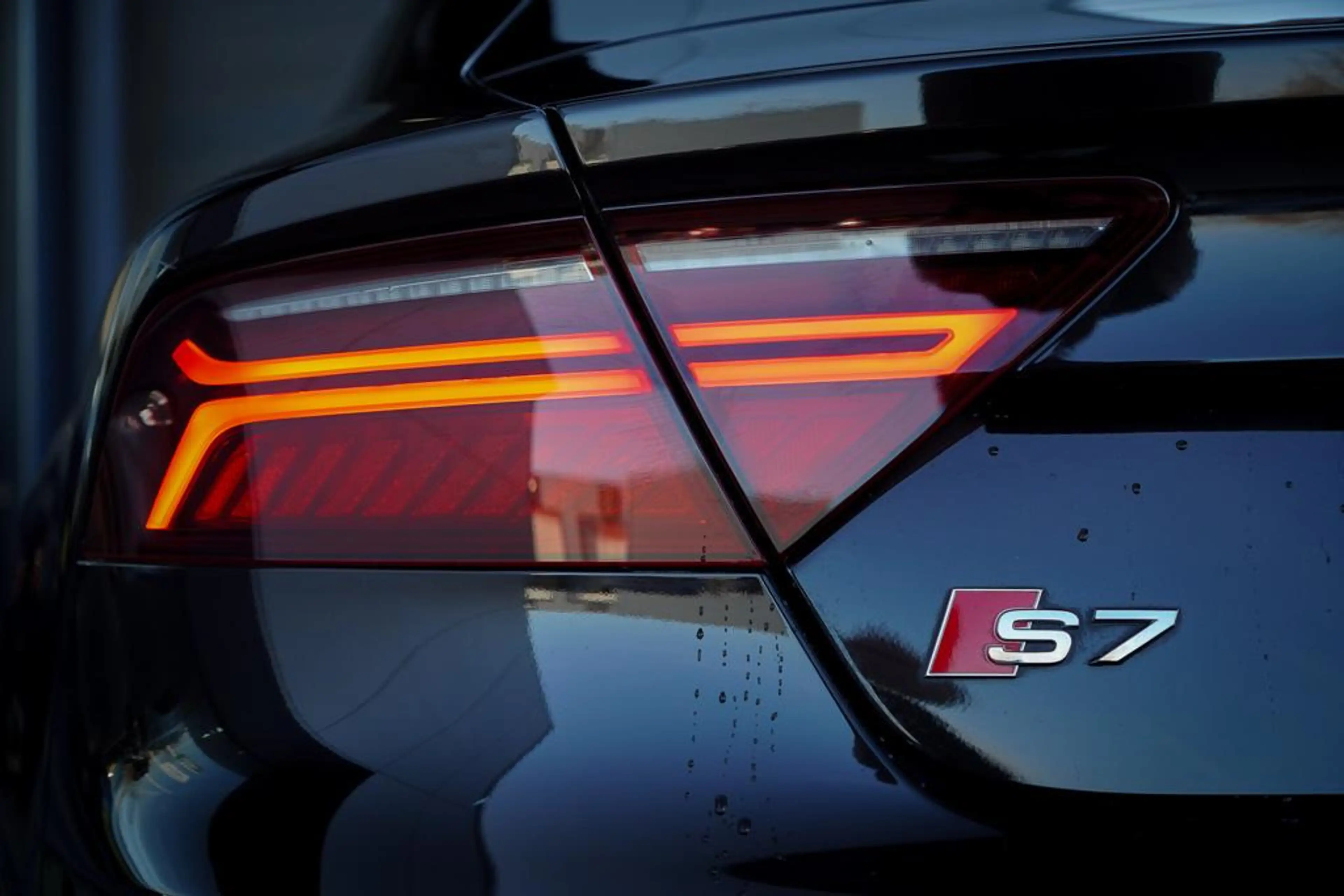 Audi S7 Sportback 4.0 TFSI A7 quattro Pro Line plus / B&O — photo 28