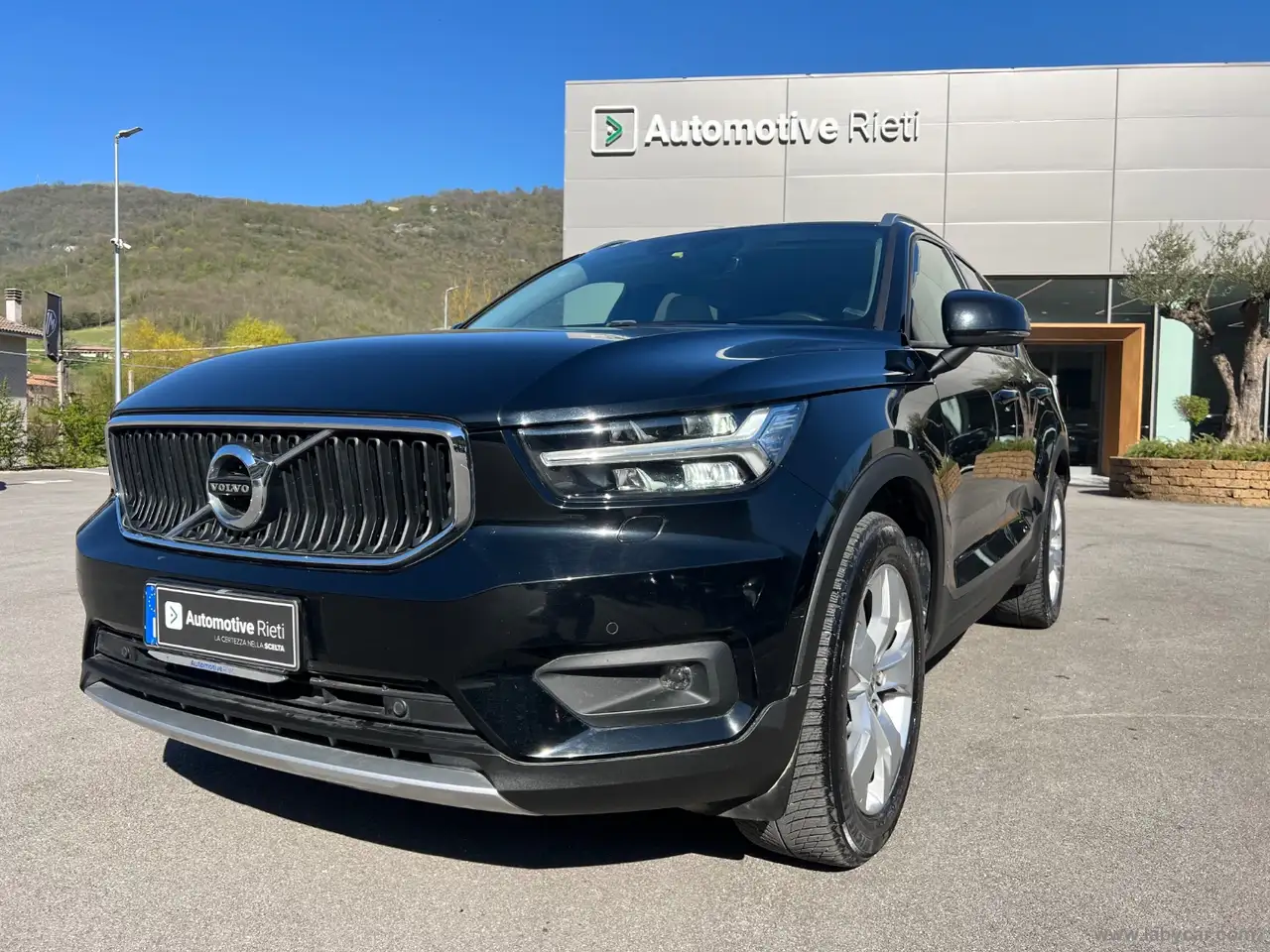 Volvo XC40 D3 Geartronic Momentum AUTOCARRO N1
