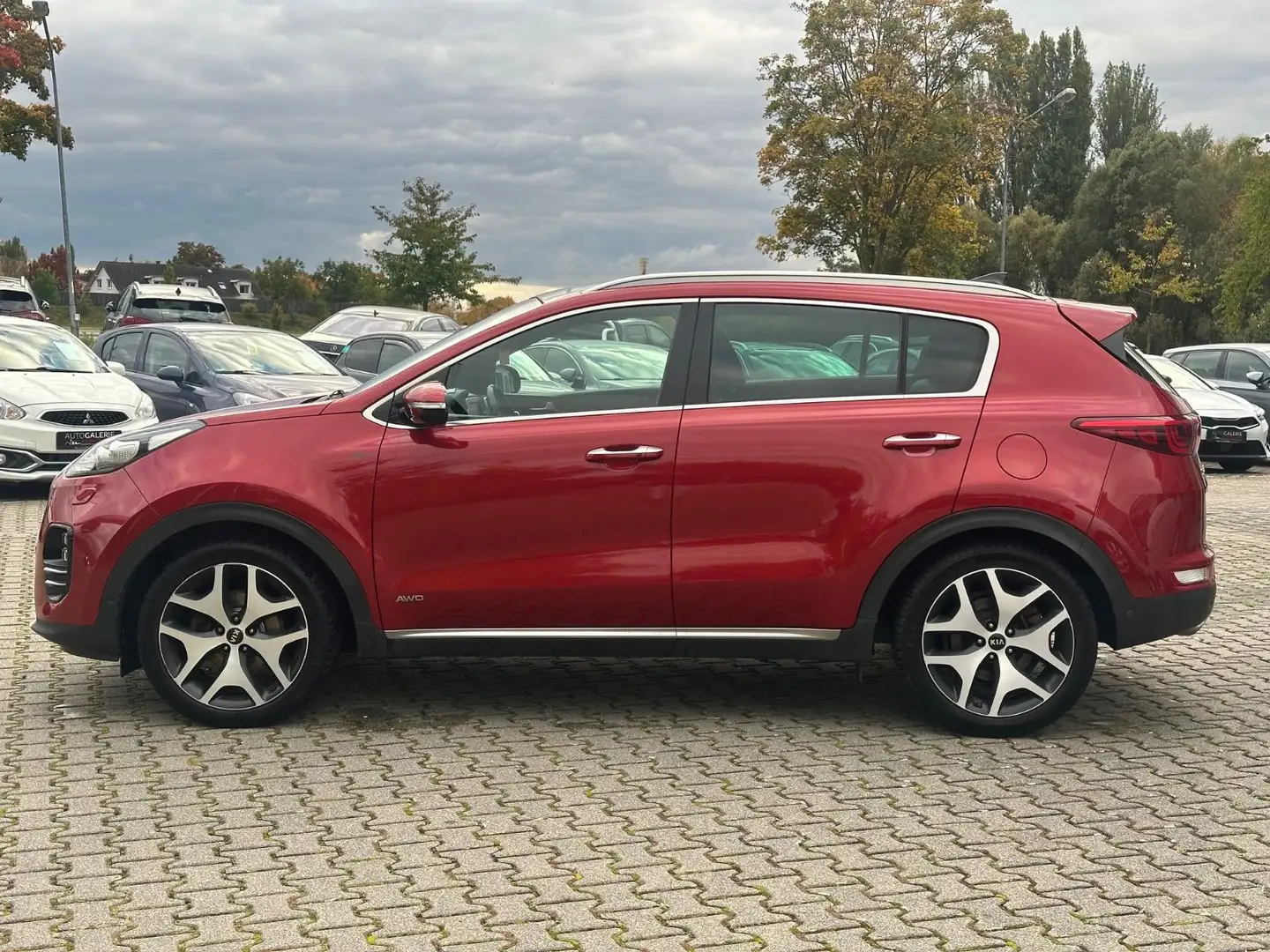 Kia Sportage GT-Line 4WD/AUT/NAV/BI-XEN/PANO/R-KAM Rouge - 2