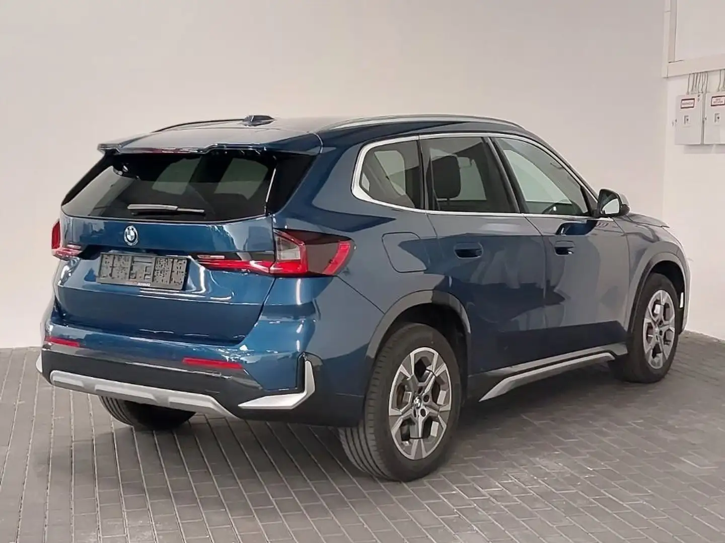 BMW X1 23d xDrive xLine ACC RFK SHZ AHK KZU Ad. LED Blau - 2
