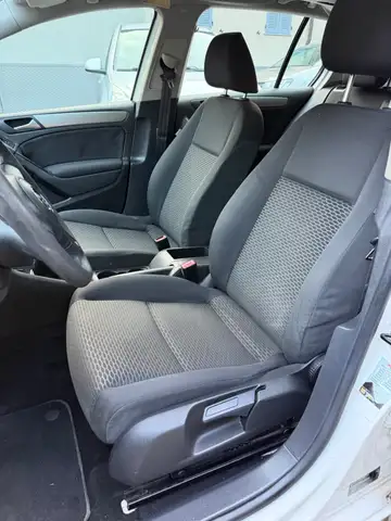 Volkswagen Golf view 5