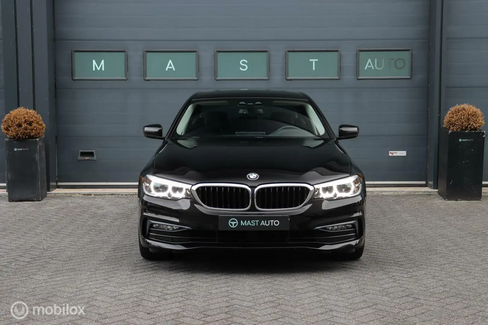 BMW 520 5-serie 520i Executive | Sport | LED | Navi | NAP Zwart - 2