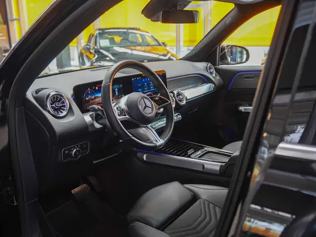 Mercedes-Benz GLB view 15