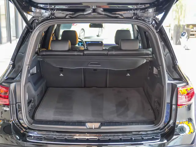 Mercedes-Benz GLB view 5