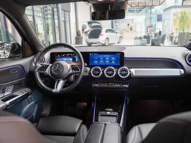 Mercedes-Benz GLB view 14