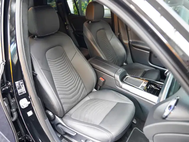 Mercedes-Benz GLB view 9