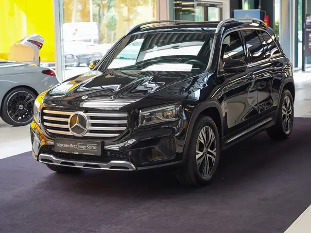 Mercedes-Benz GLB view 7